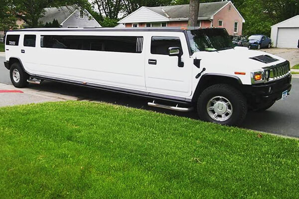 Hummer limos in St Paul